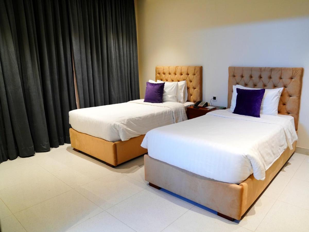 Indigo Heights Hotel&Suites Lahore Exterior foto